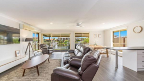 Nabilla Court - Canal Front Duplex